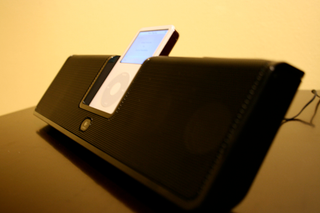 Illustration for article titled iPod Dock Bracket, Griffin Amplifi Vs. Logitech mm50